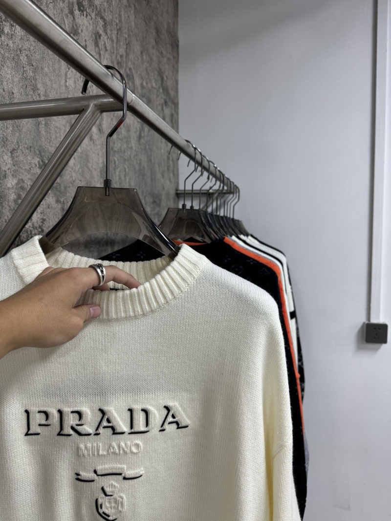 Pra*a sweater